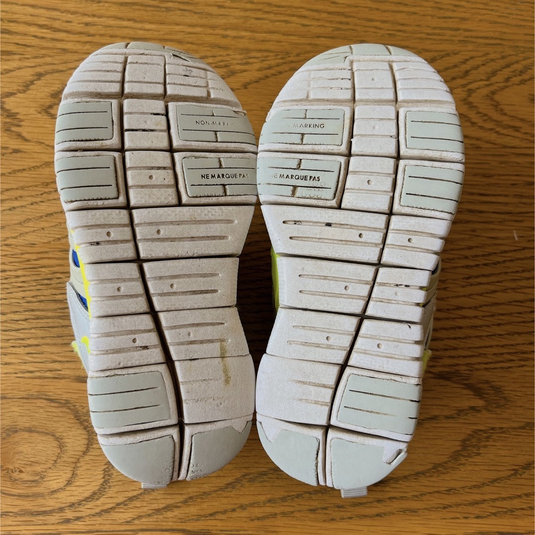 NIKE(ナイキ)のNIKE ダイナモフリー17cm キッズ シューズ 靴 キッズ/ベビー/マタニティのキッズ靴/シューズ(15cm~)(スニーカー)の商品写真