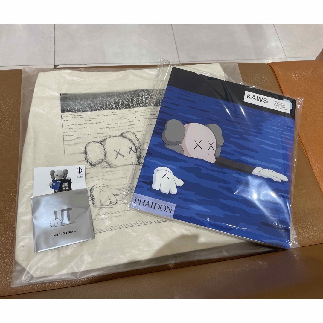 UNIQLO - ユニクロ カウズ コラボ アートブックの通販 by スマイル's