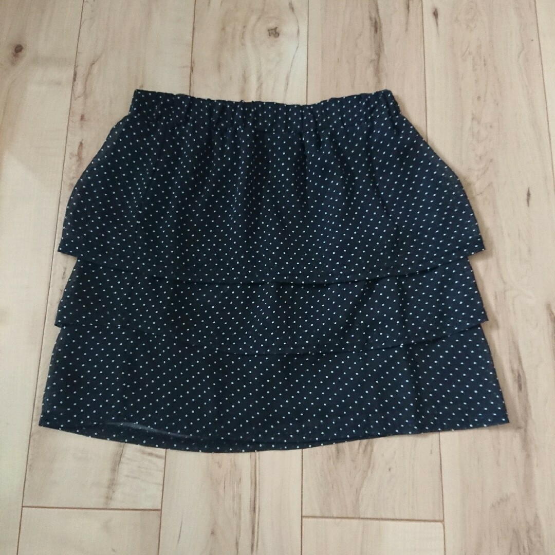 a.v.v(アーヴェヴェ)のスカート ドット柄×ネイビー レディースのスカート(ひざ丈スカート)の商品写真