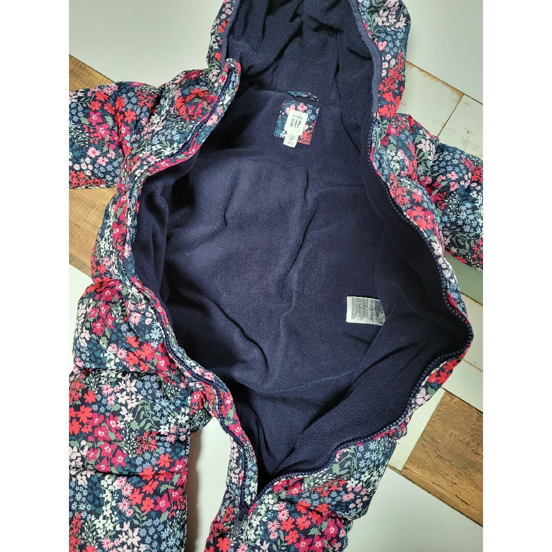 babyGAP(ベビーギャップ)のGapbaby　ジャンプスーツ　カバーオール花柄80cm12~18months キッズ/ベビー/マタニティのベビー服(~85cm)(ロンパース)の商品写真