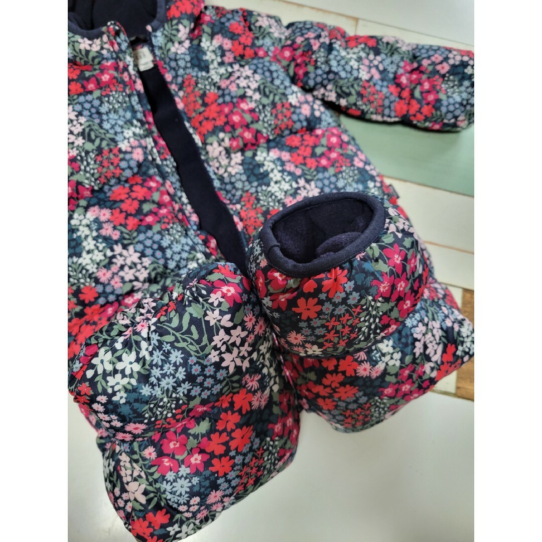 babyGAP(ベビーギャップ)のGapbaby　ジャンプスーツ　カバーオール花柄80cm12~18months キッズ/ベビー/マタニティのベビー服(~85cm)(ロンパース)の商品写真