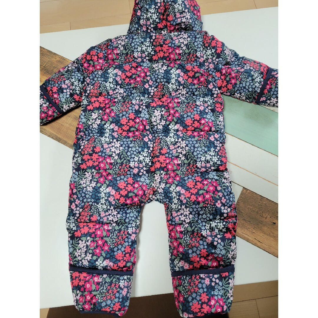 babyGAP(ベビーギャップ)のGapbaby　ジャンプスーツ　カバーオール花柄80cm12~18months キッズ/ベビー/マタニティのベビー服(~85cm)(ロンパース)の商品写真