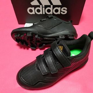 アディダス シューズの通販 500点以上 | adidasのスポーツ/アウトドア