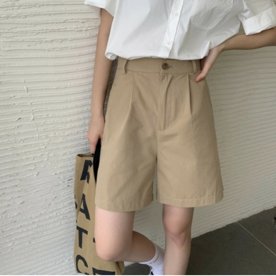 チノ ハーフパンツ ベージュ M ベルト 付き ショートパンツ 無地 綺麗 美品 レディースのパンツ(ハーフパンツ)の商品写真