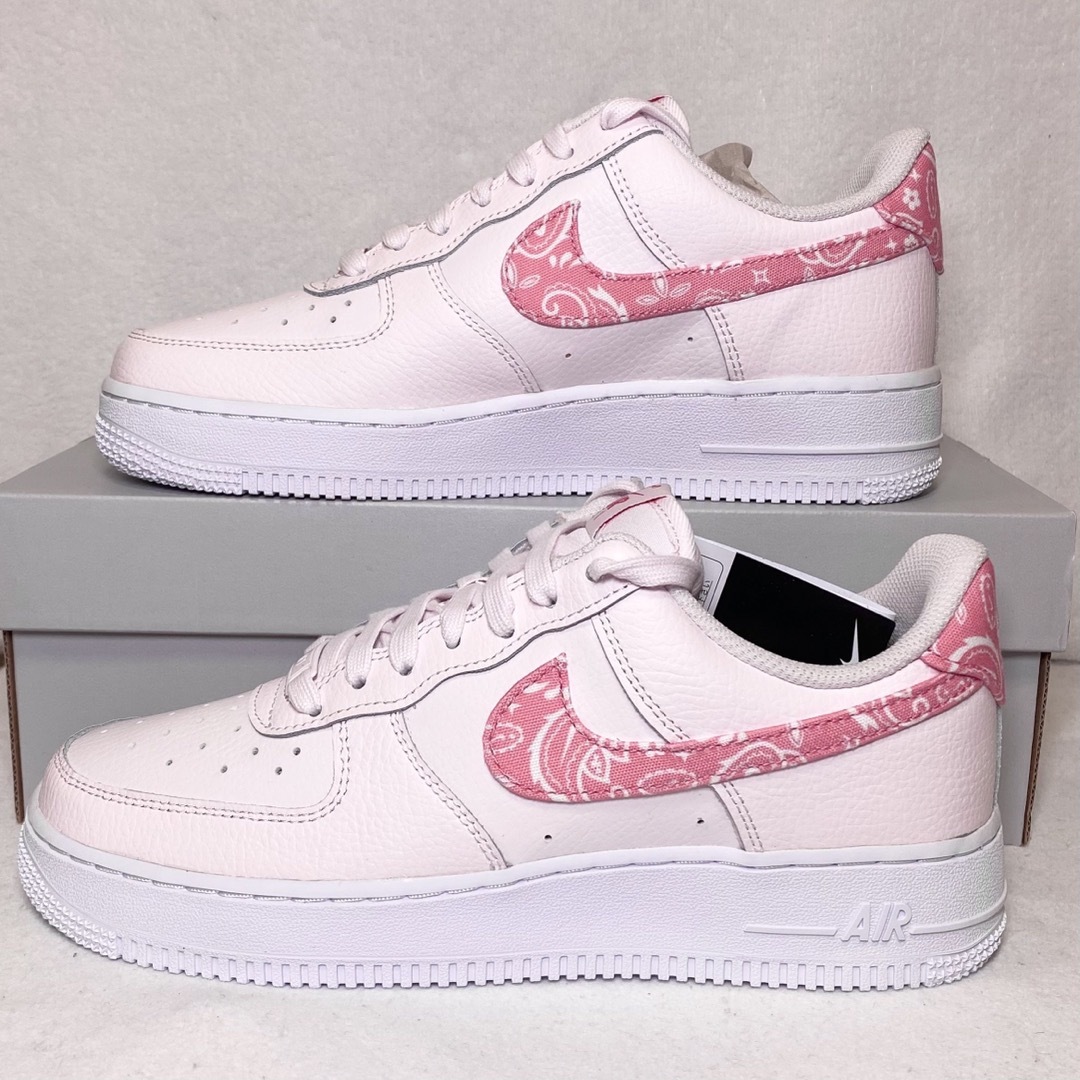 NIKE - 新品！ナイキ エアフォース1 NIKE AIR FORCE1 ピンクペイズリー ...