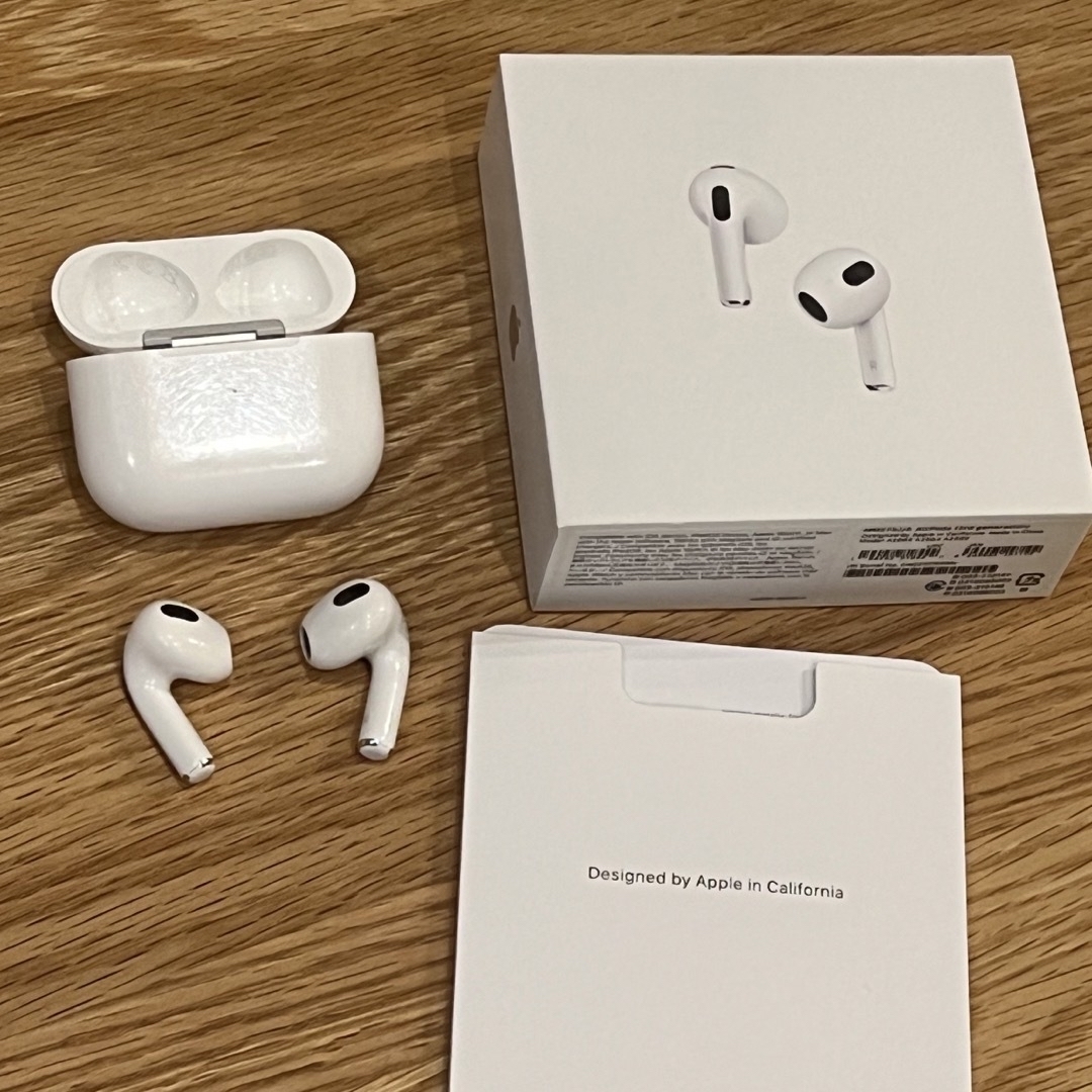 アップル AirPods 第3世代 MME73J/Aのサムネイル