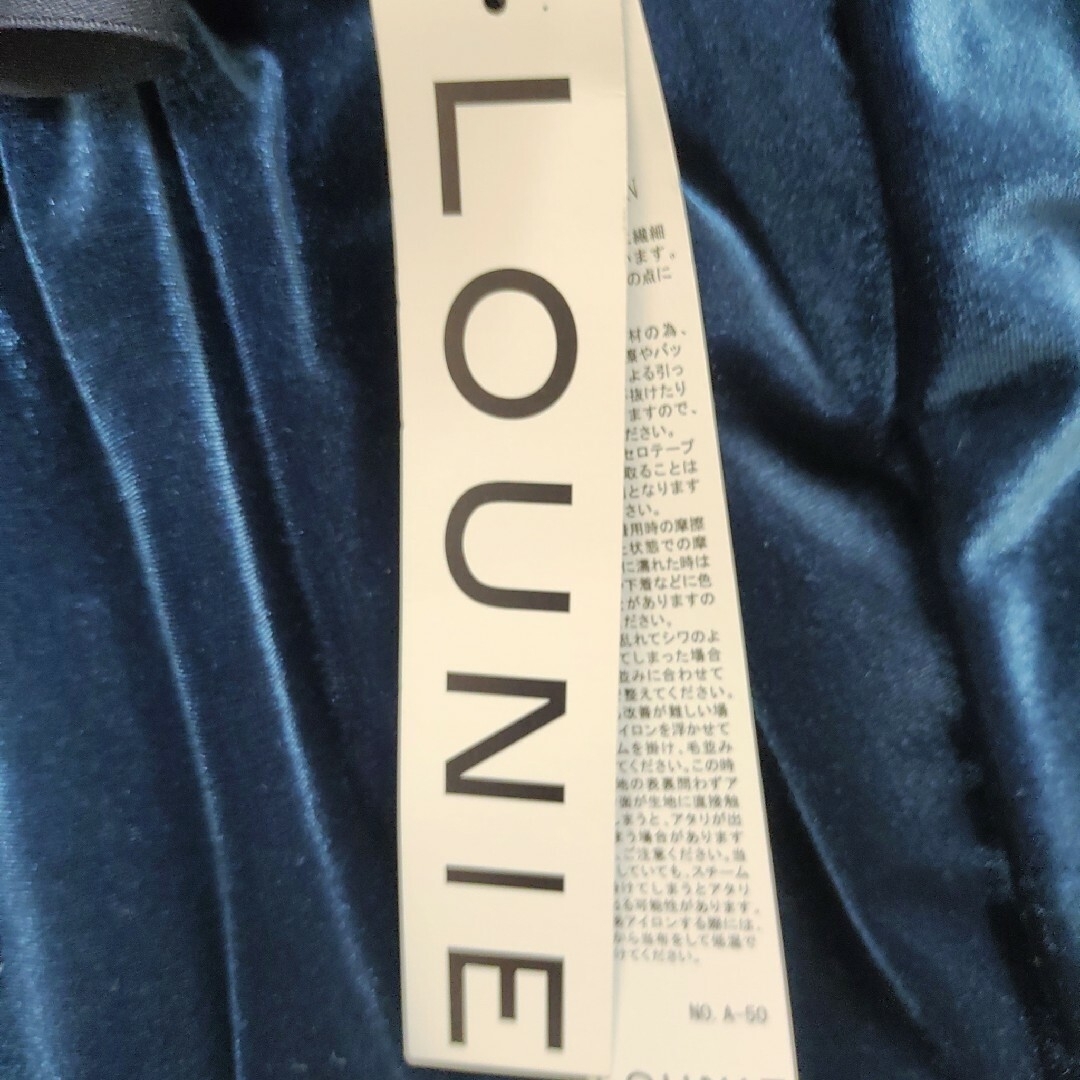 LOUNIE(ルーニィ)のタグ付き【LOUNIE ルーニィ】ベロア　ワンピース　長袖　36サイズ レディースのワンピース(ひざ丈ワンピース)の商品写真