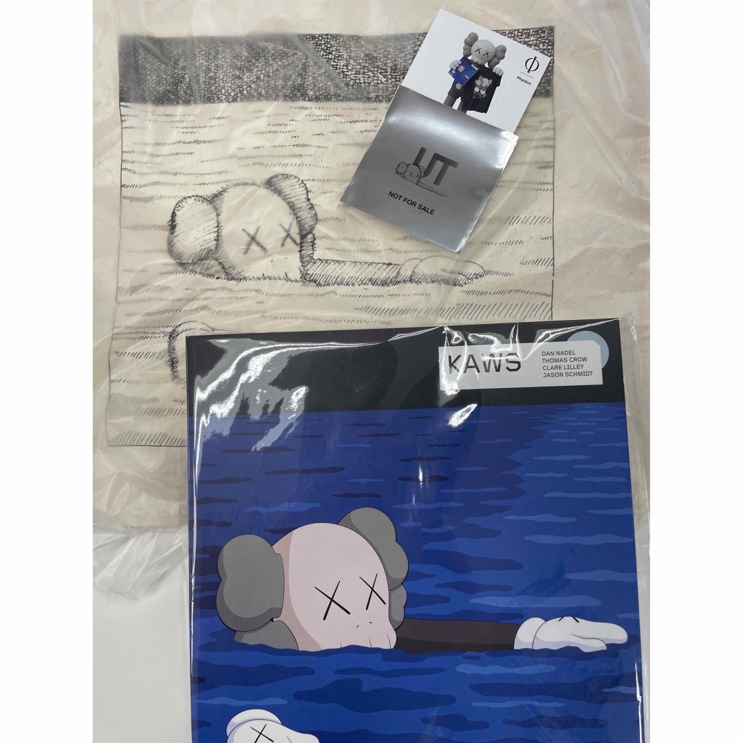 UNIQLO x KAWS  ARTBOOK トートバッグ付