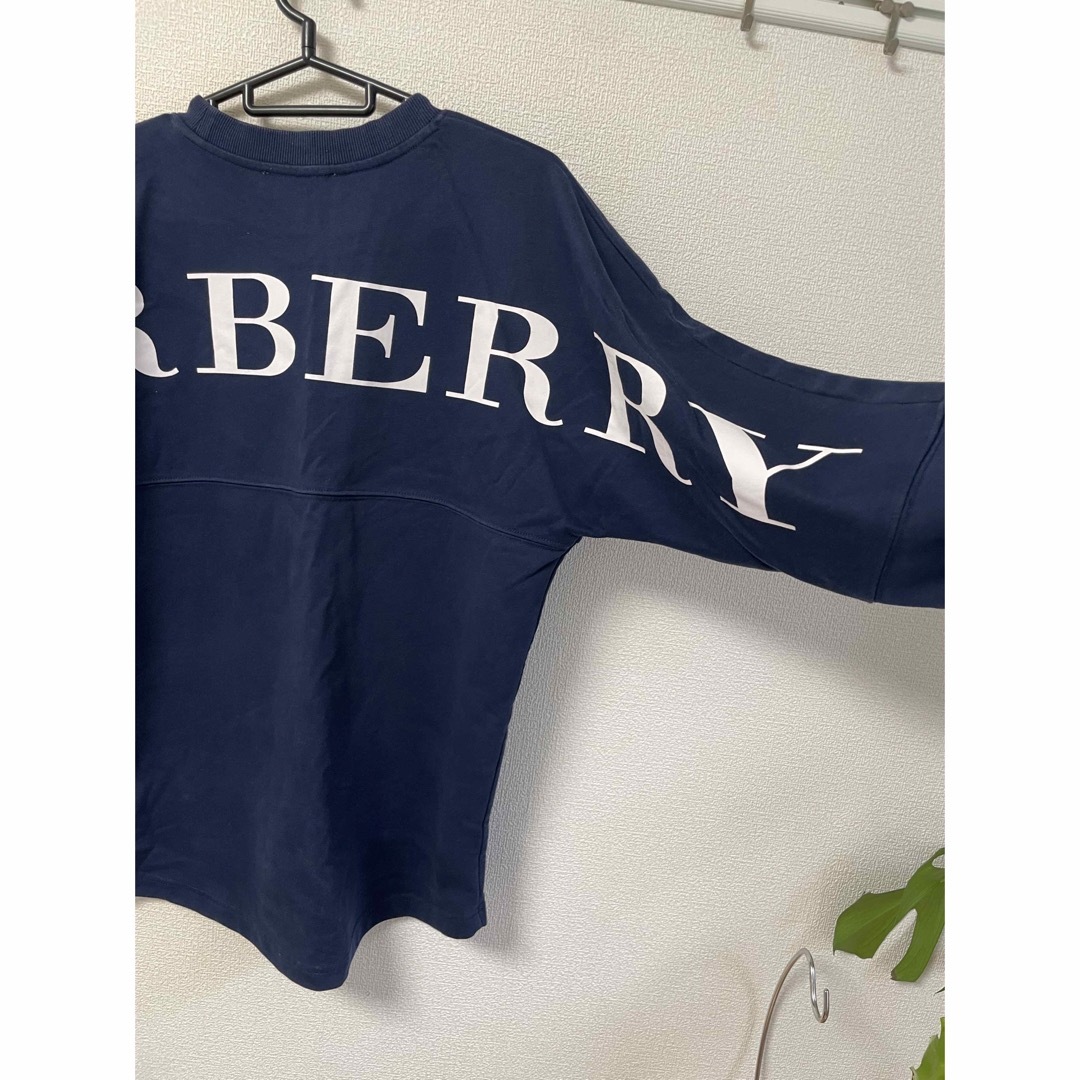 Burberry ロンT バックロゴ