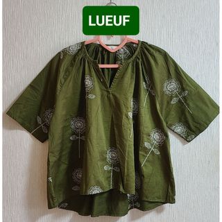 《LUEUF ・ルフ》コットン花刺繍 スキッパープルオーバー・未使用(シャツ/ブラウス(半袖/袖なし))