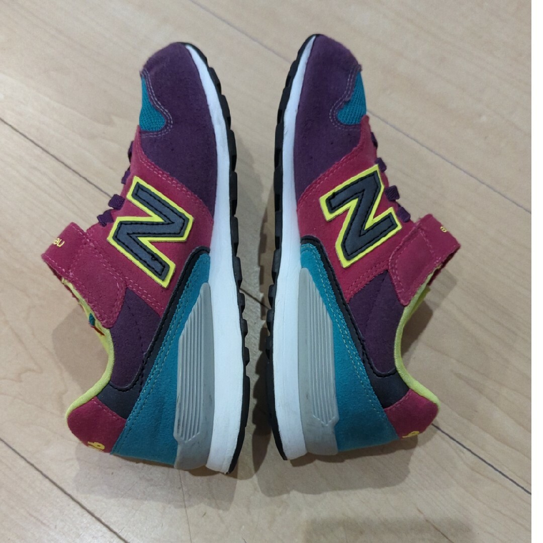 996（New Balance）(キュウキュウロク)のnew balance 996　２１､５cm キッズ/ベビー/マタニティのキッズ靴/シューズ(15cm~)(スニーカー)の商品写真