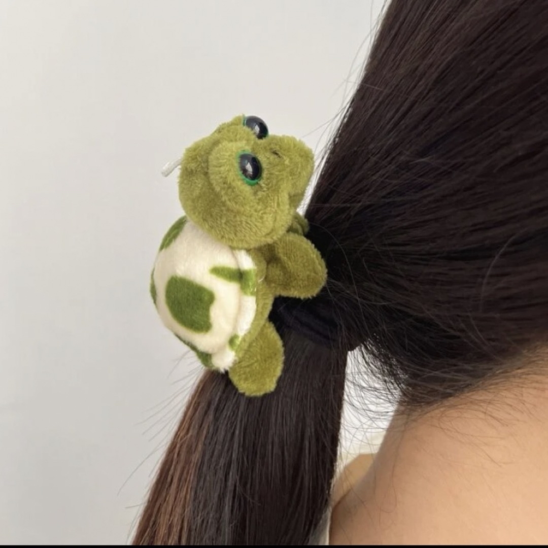 familiar(ファミリア)のぬいぐるみのように可愛いヘアゴム🐢カメ（グリーン）１つ レディースのヘアアクセサリー(ヘアゴム/シュシュ)の商品写真