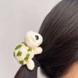 ファミリア(familiar)のぬいぐるみのようなヘアゴム🐢カメ（ホワイト）1点(ヘアゴム/シュシュ)