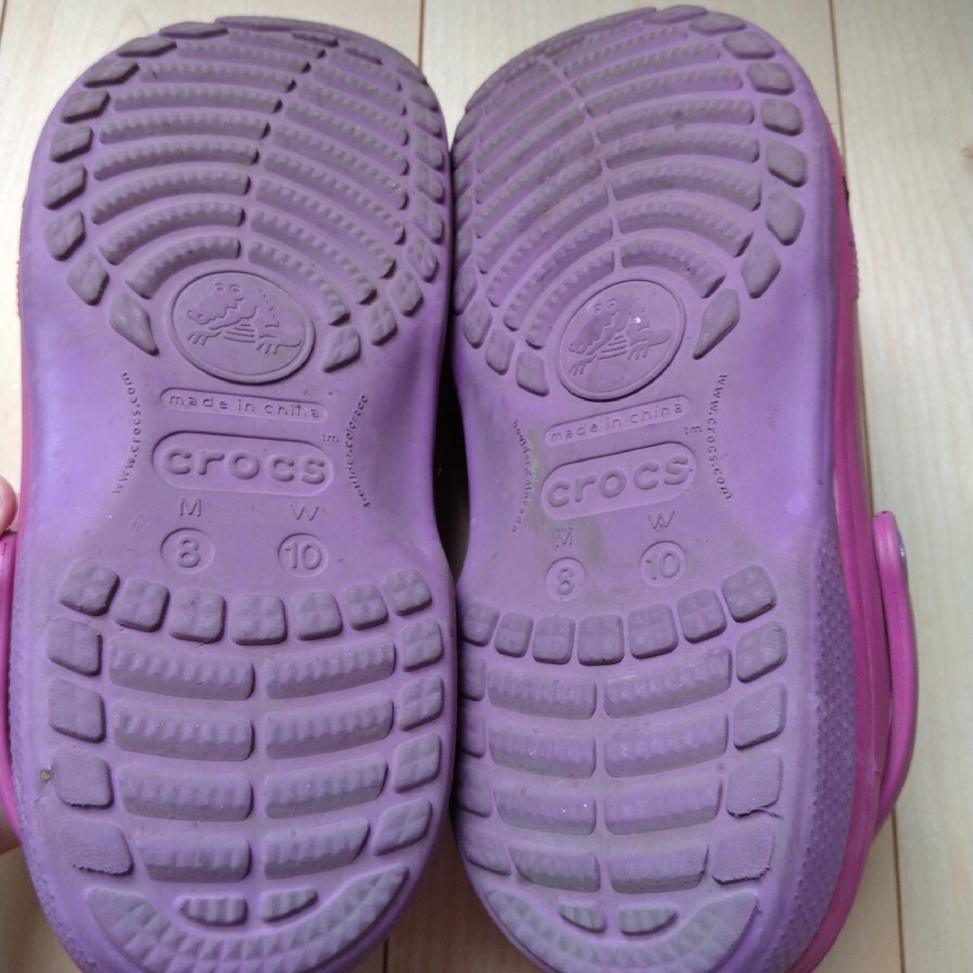 crocs(クロックス)のクロックス ピンク M8W10 レディースの靴/シューズ(サンダル)の商品写真