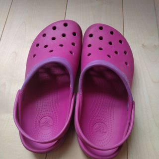 クロックス(crocs)のクロックス ピンク M8W10(サンダル)