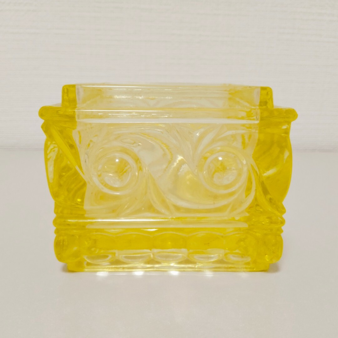 希少品】ウランガラス オールドバカラBaccarat ルッセ RUSSE小物入 希少品】ウランガラス オールドバカラBaccarat ルッセ RUSSE小物入