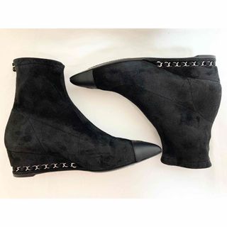 CHANEL - 希少美品 シャネル ココマーク チェーン スエードショート
