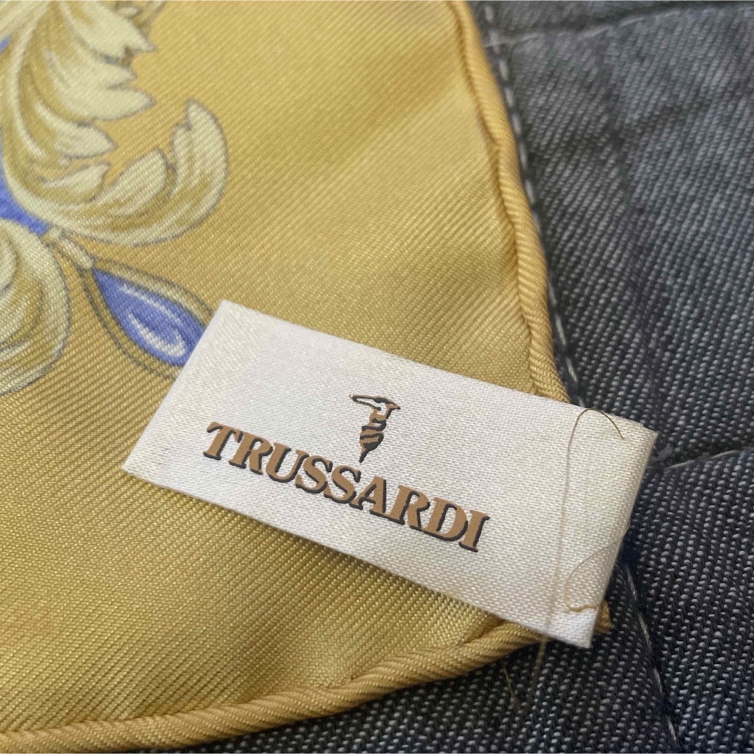 Trussardi(トラサルディ)のTRUSSARDI トラサルディ スカーフ ロゴ チェーン ベルト レディースのファッション小物(バンダナ/スカーフ)の商品写真