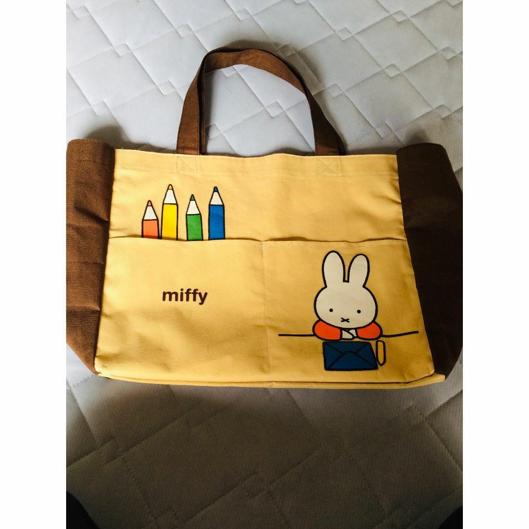 miffy(ミッフィー)のY15）かわいい(*'▽')ミッフィートートバッグアイボリー＆ブラウン2ポケット レディースのバッグ(トートバッグ)の商品写真