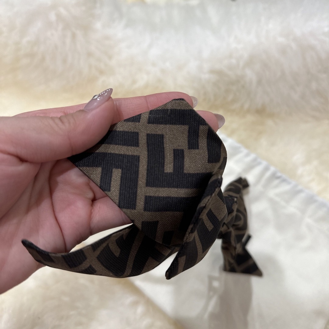 ○FENDI 未使用　フェンディ  バレッタ 茶○