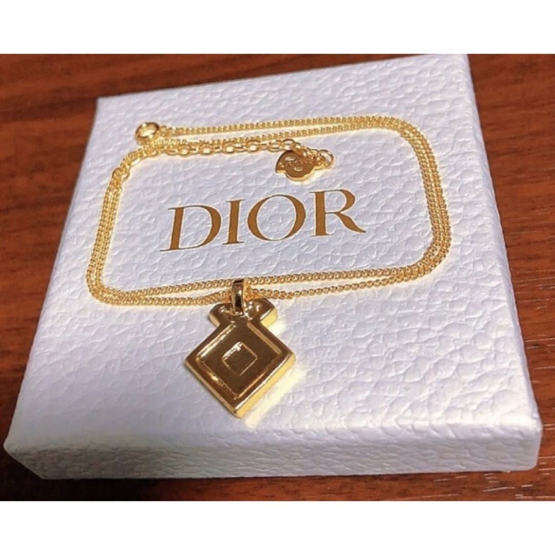 Dior ネックレス 黒 ゴールド ロゴ CD シンプル gold キラキラ