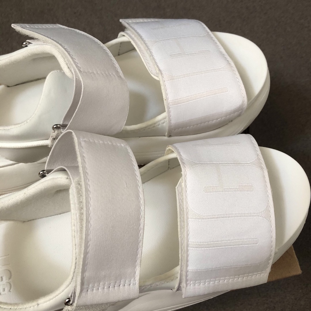 希少完売 入手困難UGG W LA CLOUD STRAP SANDALクラウド
