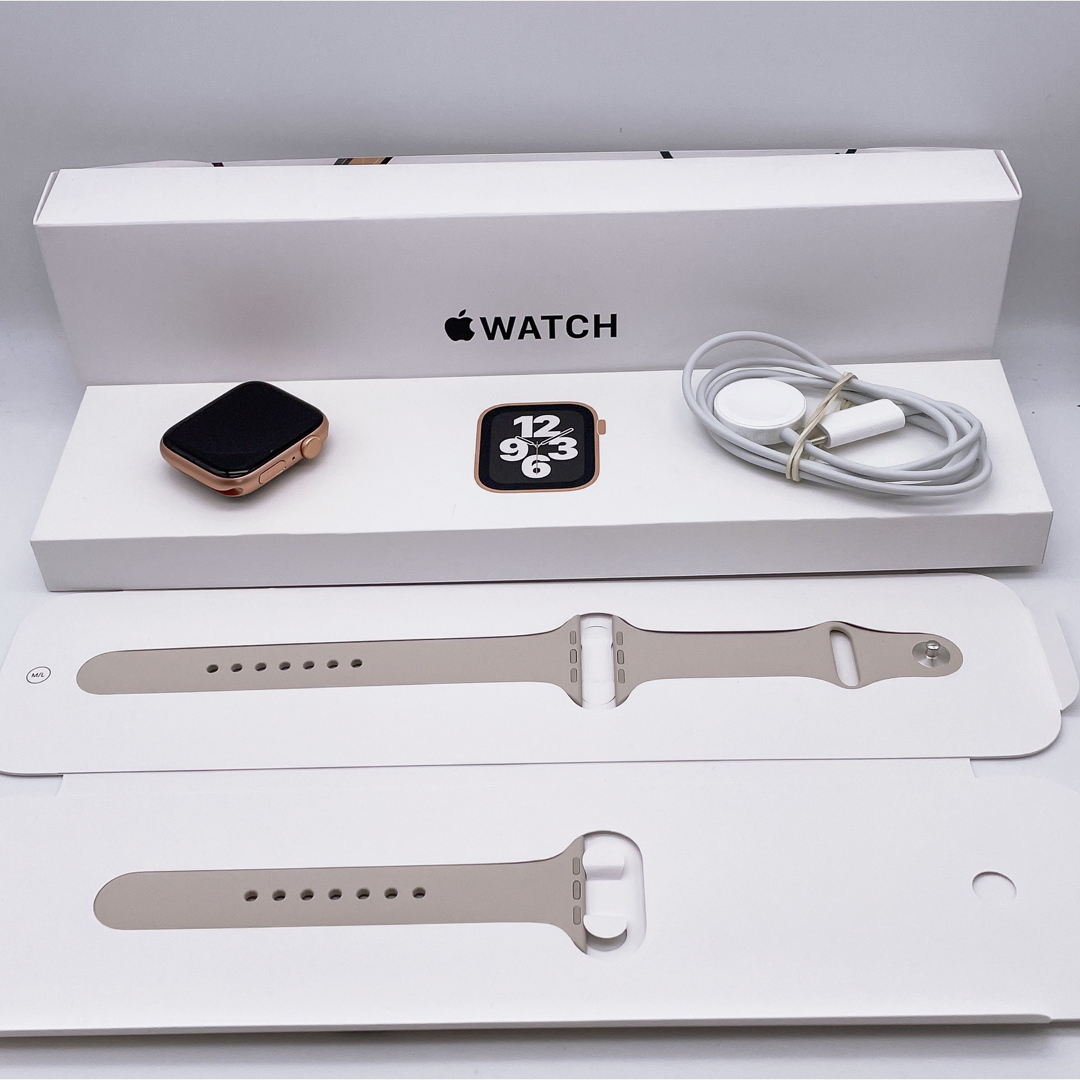 Apple Watch SE GPS 44mm MKQ53J/A スターライト