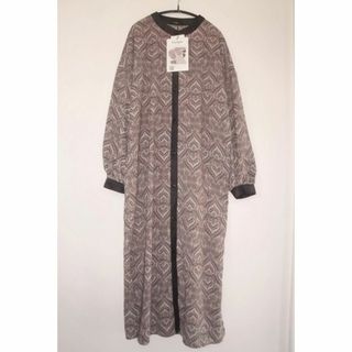 シマムラ(しまむら)の新品しまむら【Lutique】ルティーク秋色ダマスク柄ワンピースMバンドカラー(ロングワンピース/マキシワンピース)