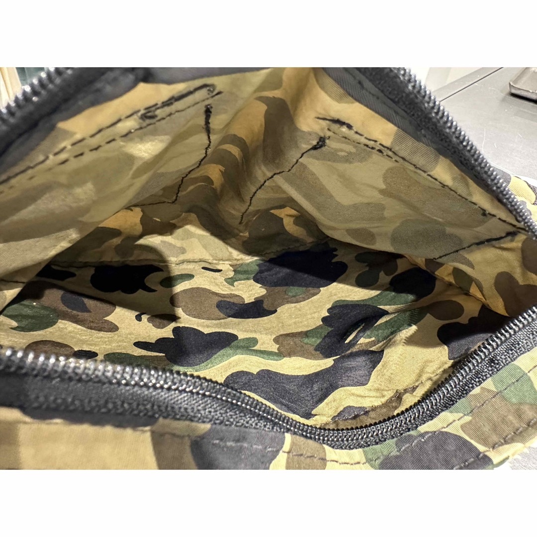 A BATHING APE(アベイシングエイプ)のAPE 3連 ウエストバッグ bape ウエストポーチ メンズのバッグ(ウエストポーチ)の商品写真