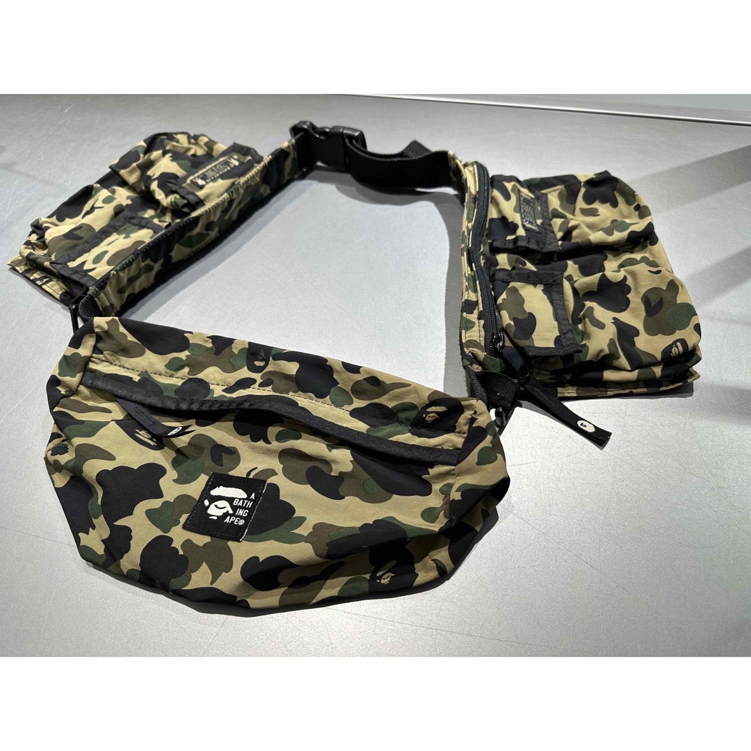 A BATHING APE(アベイシングエイプ)のAPE 3連 ウエストバッグ bape ウエストポーチ メンズのバッグ(ウエストポーチ)の商品写真