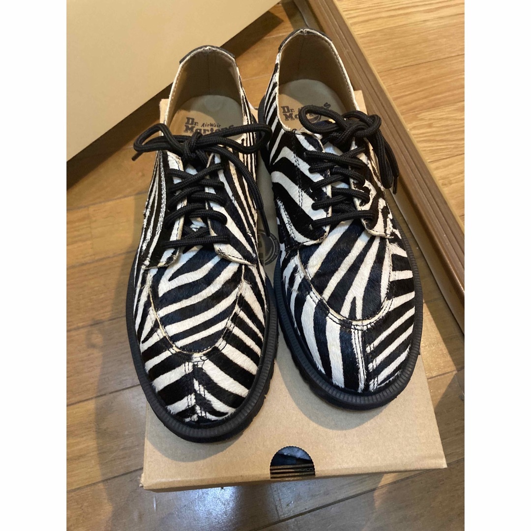 Supreme(シュプリーム)のSupreme/Dr.Martens Split Toe 5-Eye zebra メンズの靴/シューズ(ブーツ)の商品写真