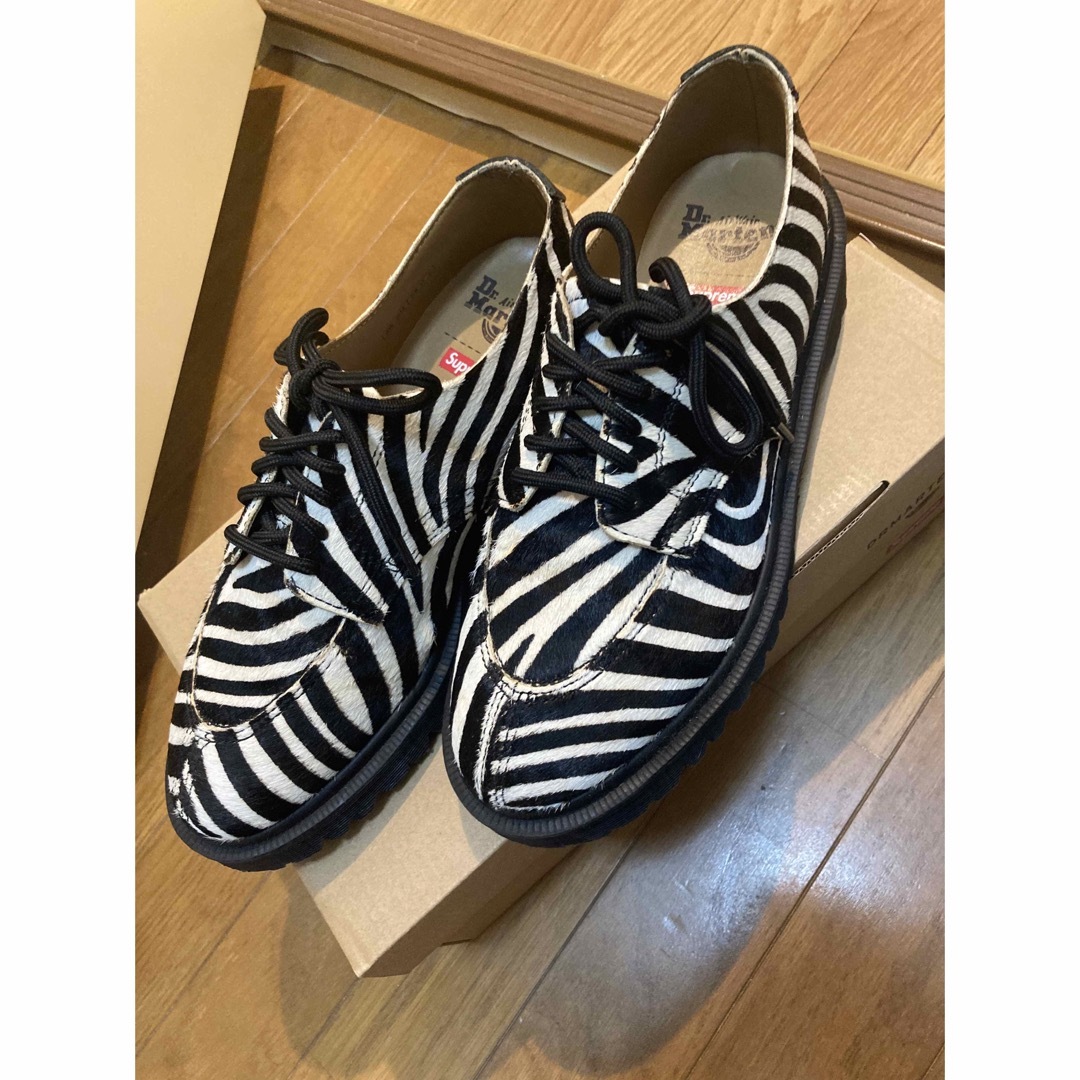 Supreme(シュプリーム)のSupreme/Dr.Martens Split Toe 5-Eye zebra メンズの靴/シューズ(ブーツ)の商品写真