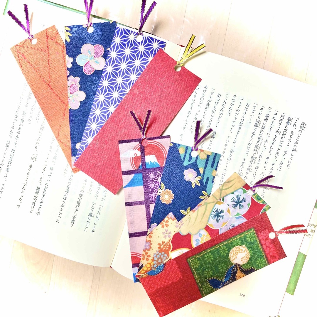 #154 手作り布製しおり 綺麗な和柄8枚 舞妓さん 花柄 ハンドメイドの文具/ステーショナリー(しおり/ステッカー)の商品写真