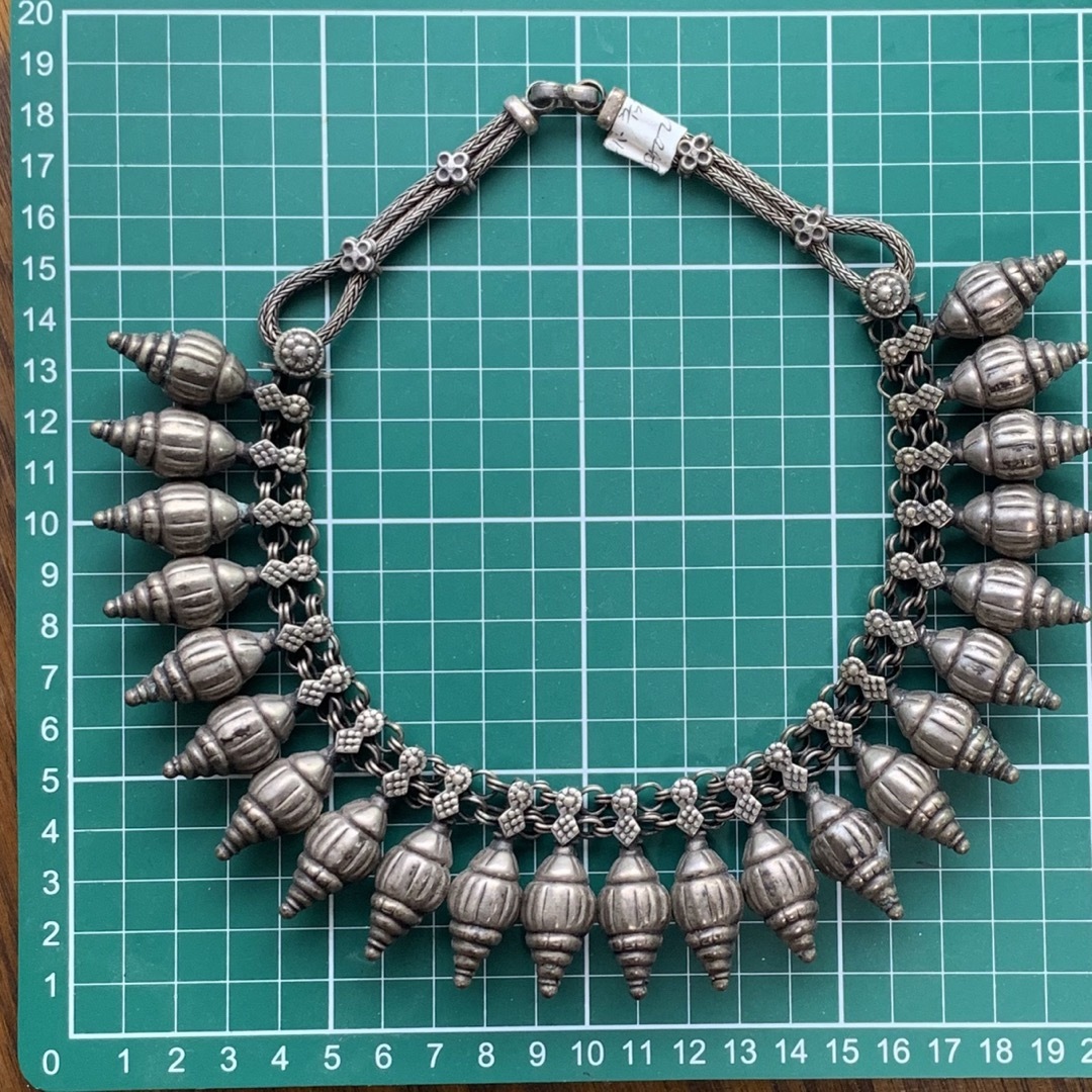貝殻型メタルのネックレス レディースのアクセサリー(ネックレス)の商品写真
