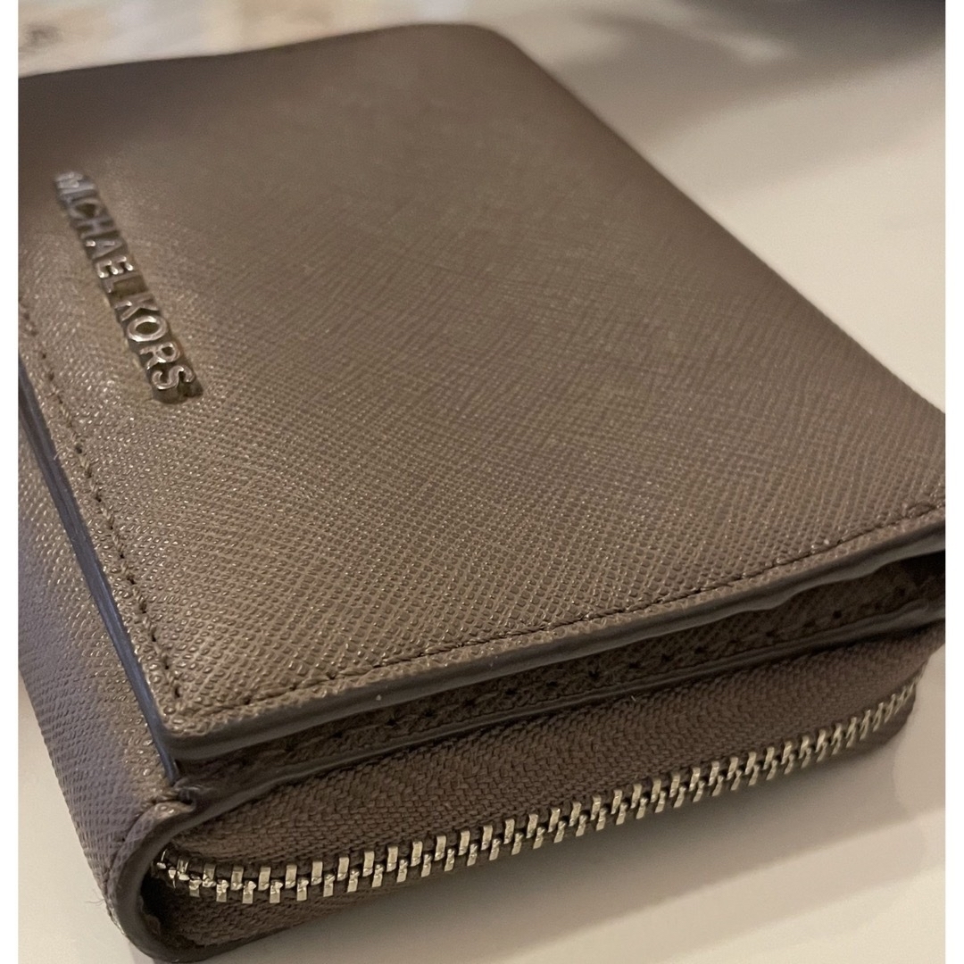 Michael Kors(マイケルコース)の MICHAEL KORS ２つ折り財布 レディースのファッション小物(財布)の商品写真
