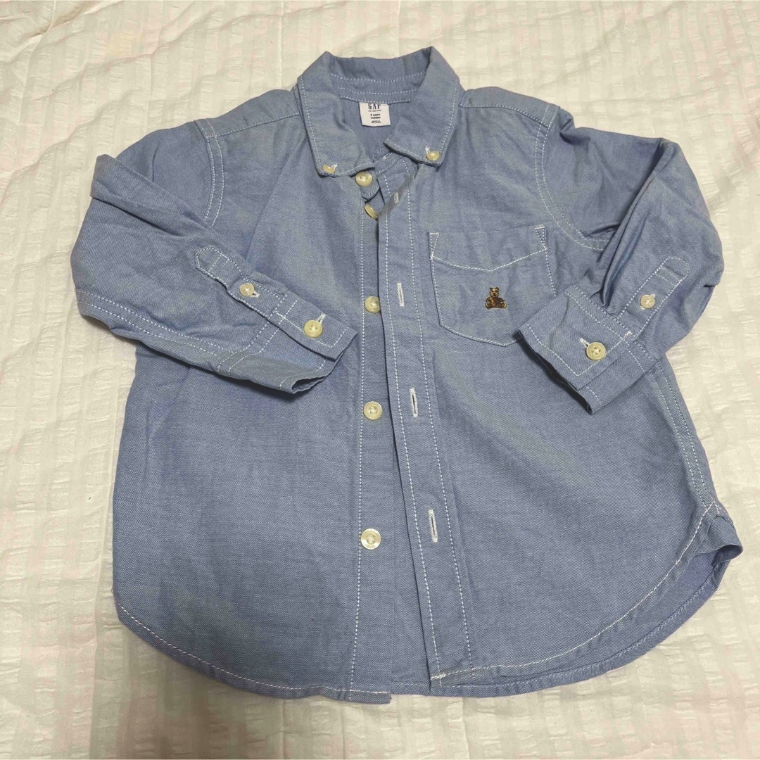 GAP(ギャップ)の値下げ！　GAP  ベビー　シャツ　90〜95cm キッズ/ベビー/マタニティのキッズ服男の子用(90cm~)(ドレス/フォーマル)の商品写真