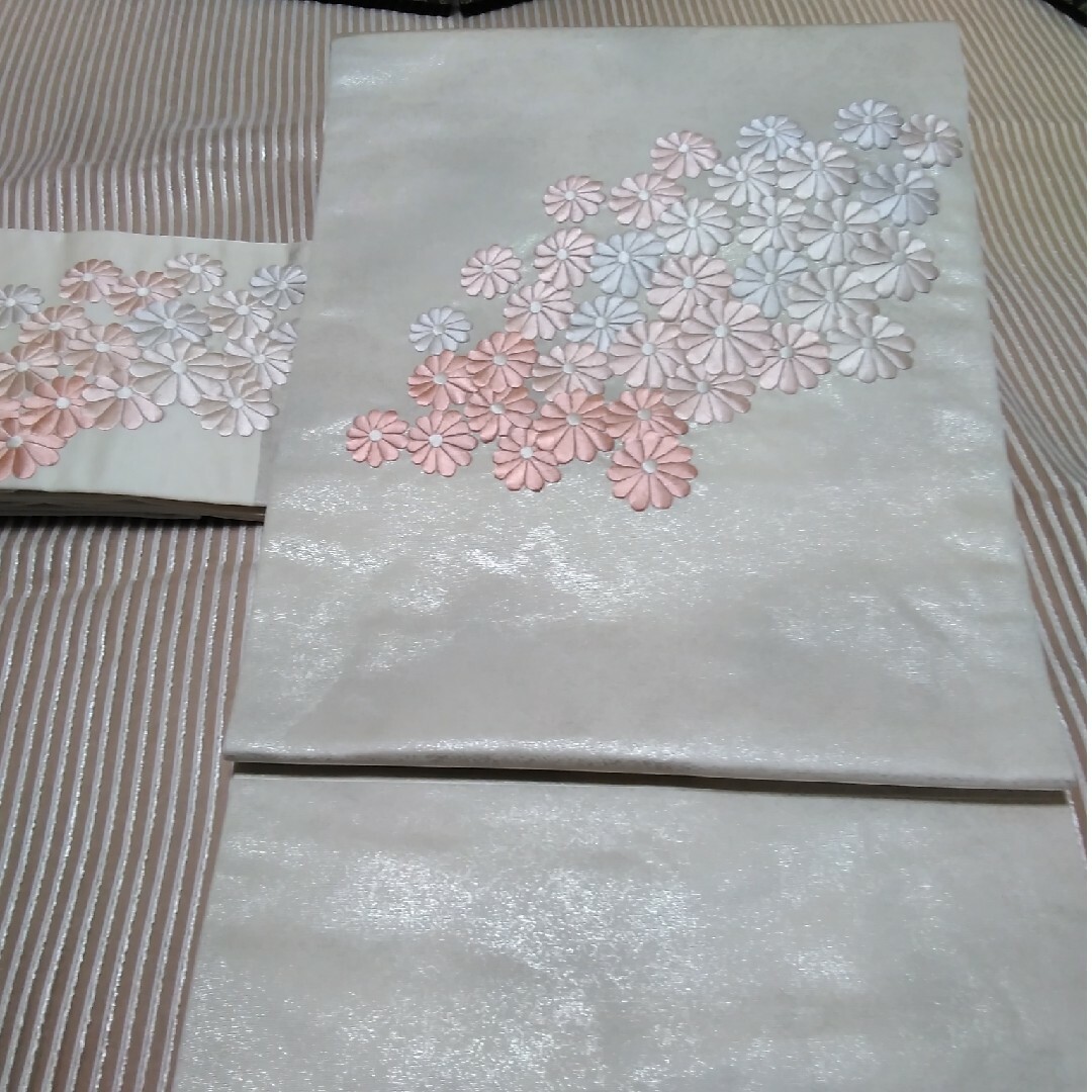 未使用　正絹　プラチナ箔　刺繍　名古屋帯(上質で美しい帯)