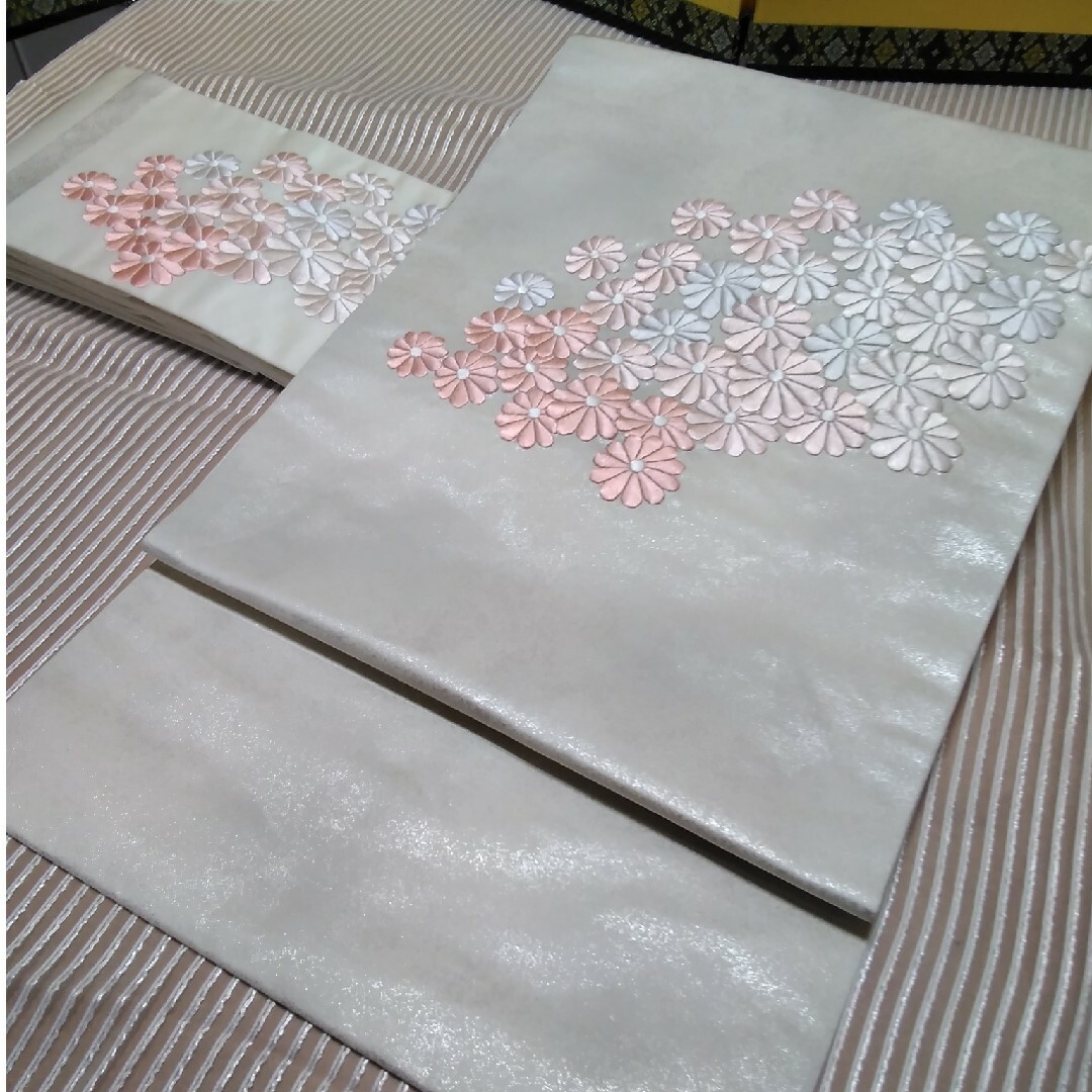 未使用　正絹　プラチナ箔　刺繍　名古屋帯(上質で美しい帯)