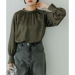 アーバンリサーチ(URBAN RESEARCH)の【KHAKI.BRN】ハンマーサテンプリントブラウス(シャツ/ブラウス(長袖/七分))