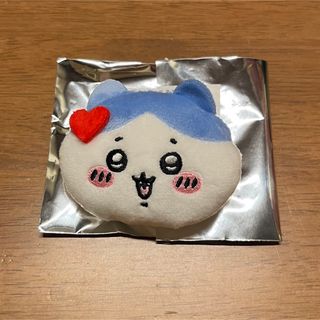 ちいかわ　なかよしぬいぐるみバッジ　ハチワレ(キャラクターグッズ)