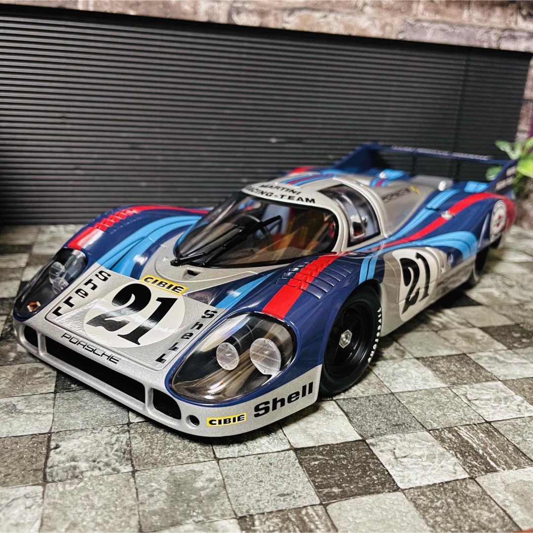 1/18 AUTOart ポルシェ 917LH マルティニレーシング 1971