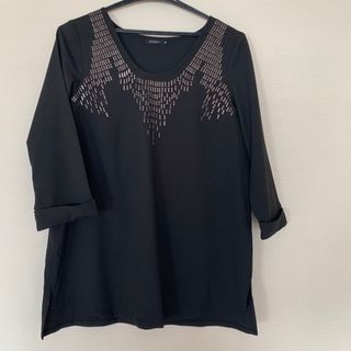 モマ(MOMA)の黒　トップス　カットソー　Tシャツ　半袖　レディース   秋コーデ(Tシャツ(半袖/袖なし))