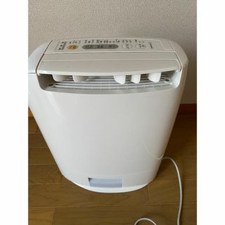 パナソニック(Panasonic)のパナソニック 衣類乾燥除湿機 シルバー F-YZLX60-S(加湿器/除湿機)