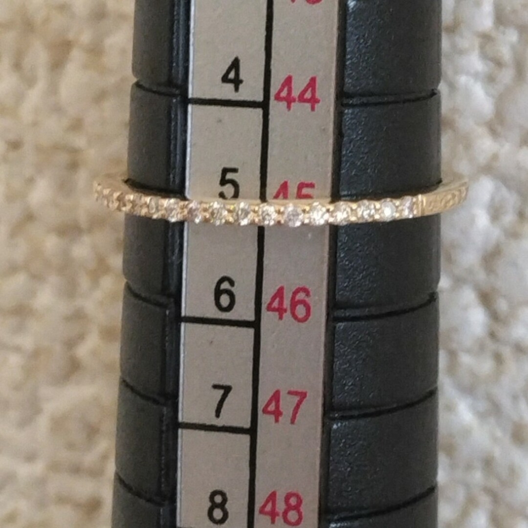 agete(アガット)のアガット K10 ハーフエタニティー ダイヤモンド リング 5号 ピンキー 美品 レディースのアクセサリー(リング(指輪))の商品写真