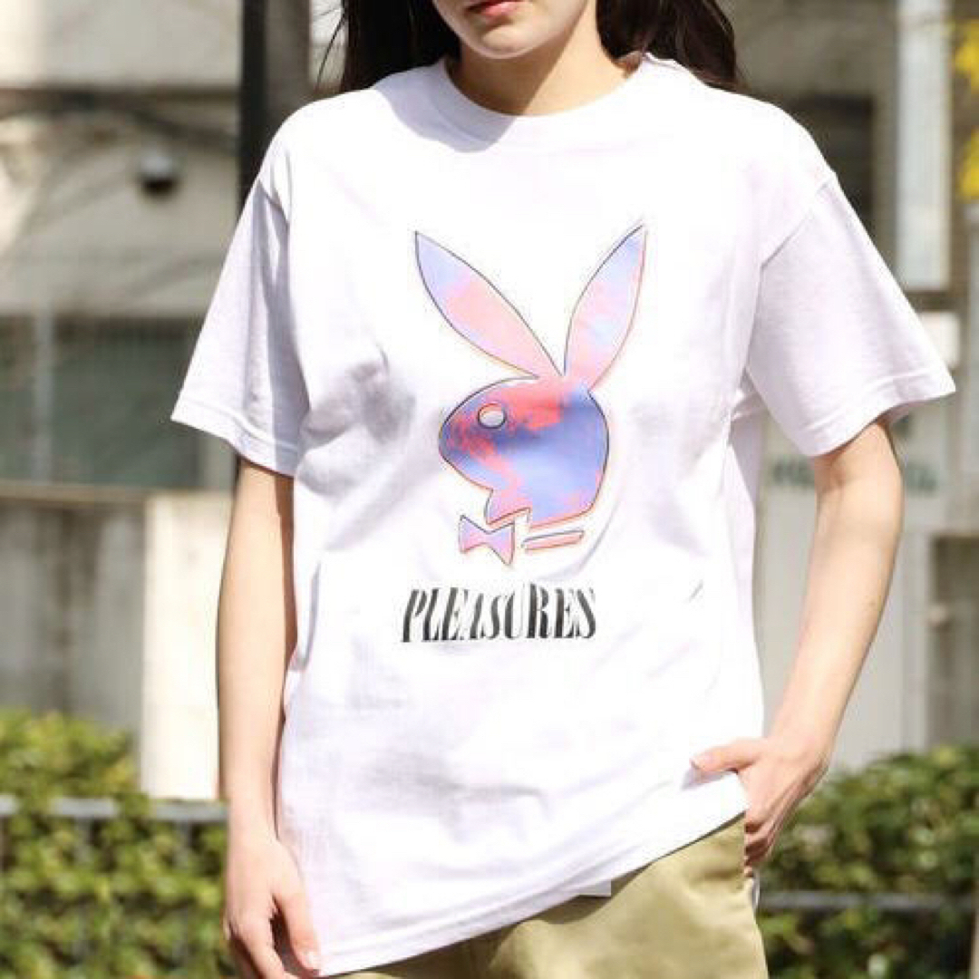 PLEASURES(プレジャー)の新品 正規 Ｌ プレジャーズ PLEASURES プレイボーイ コラボTシャツ メンズのトップス(Tシャツ/カットソー(半袖/袖なし))の商品写真