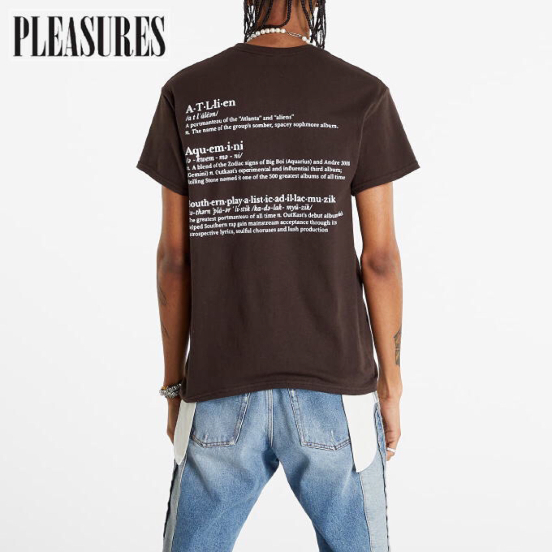 PLEASURES(プレジャー)のSALE★新品 正規 Ｍ プレジャーズ PLEASURES アウトキャストコラボ メンズのトップス(Tシャツ/カットソー(半袖/袖なし))の商品写真