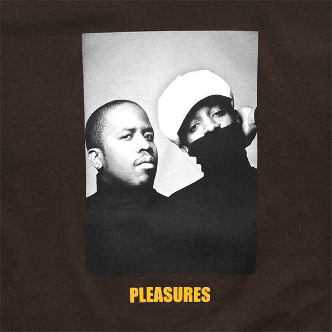 PLEASURES(プレジャー)のSALE★新品 正規 Ｍ プレジャーズ PLEASURES アウトキャストコラボ メンズのトップス(Tシャツ/カットソー(半袖/袖なし))の商品写真