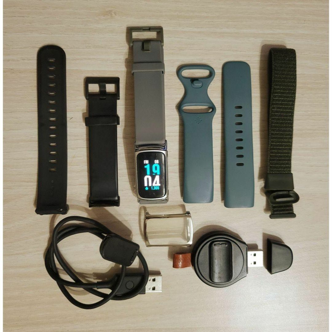 Fitbit Charge 5 本体 シルバ腕時計(デジタル)