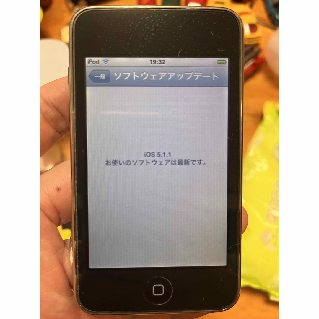 iPod touch(アイポッドタッチ)のiPod touch 32GB メッキ スマホ/家電/カメラのオーディオ機器(ポータブルプレーヤー)の商品写真