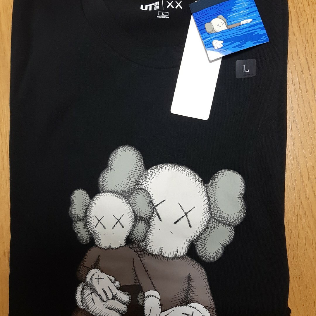 UNIQLO(ユニクロ)のユニクロKAWSカウズ メンズのトップス(Tシャツ/カットソー(半袖/袖なし))の商品写真